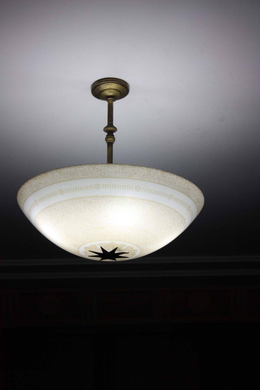 21 Side view of original ceiling light fixture in Mayor’s conference room.